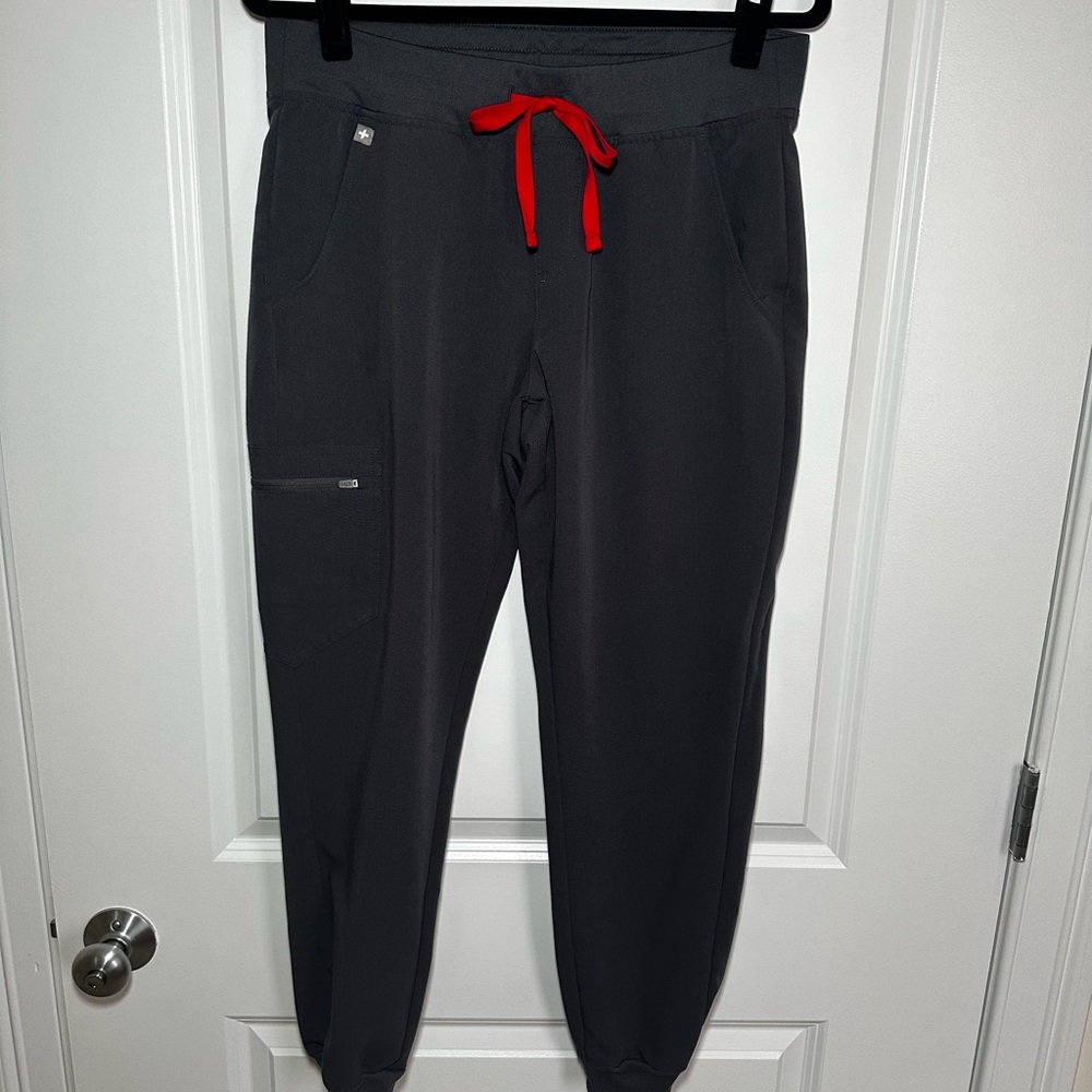 Women’s FIGS Gray Jogger Pants with Red Drawstring SIZE MEDIUM Zamora jogger